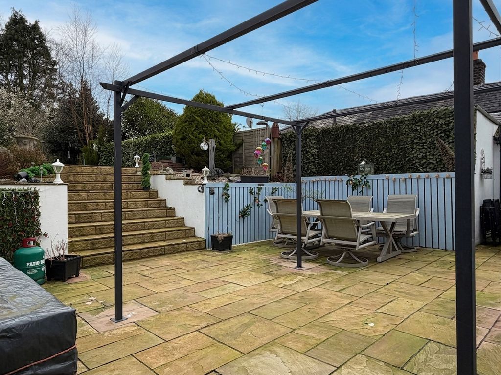 Property photo 2 of 27 Garden