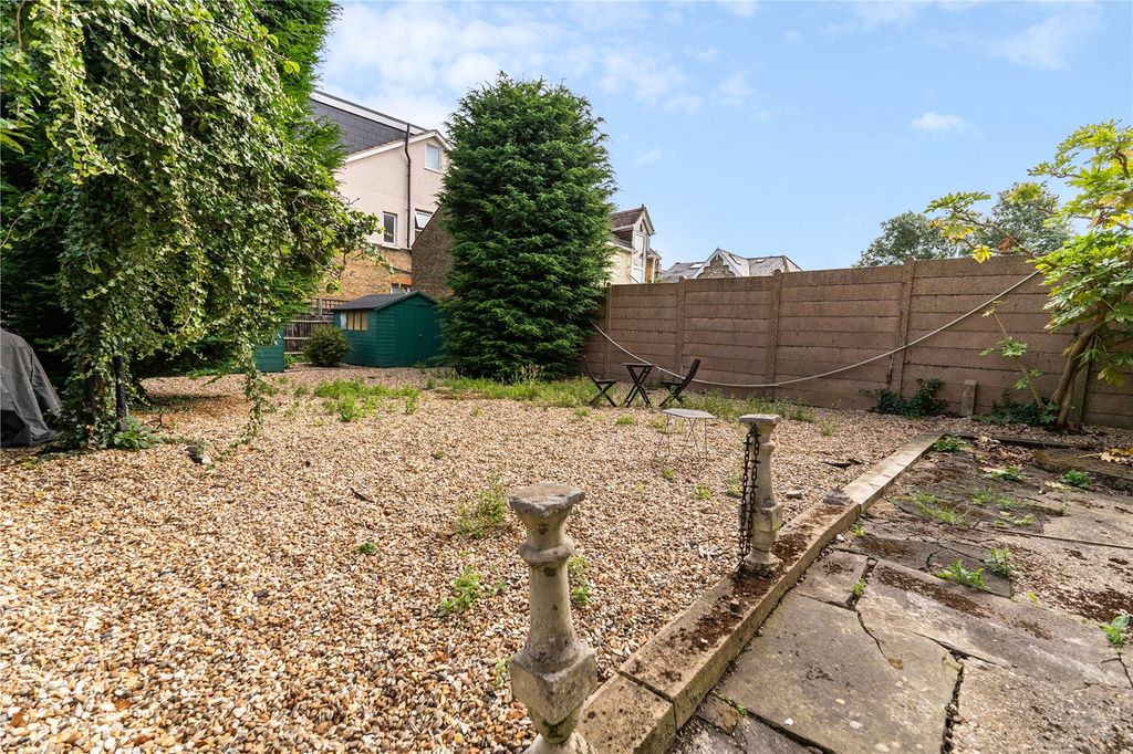 Property photo 2 of 13 Garden