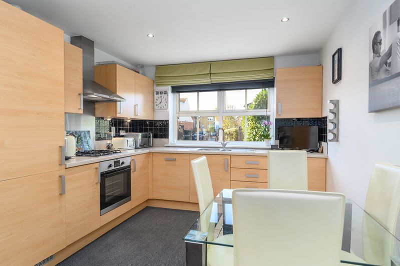 Property photo 3 of 10 Photo 7