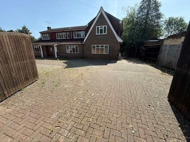 Property photo 1 of 18 10 Bed Detached House To Rent Imperial Road, Windsor Sl3