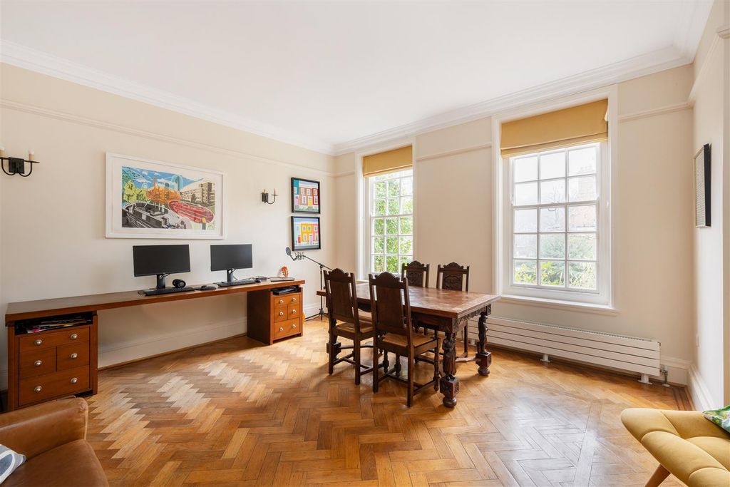 Property photo 2 of 11