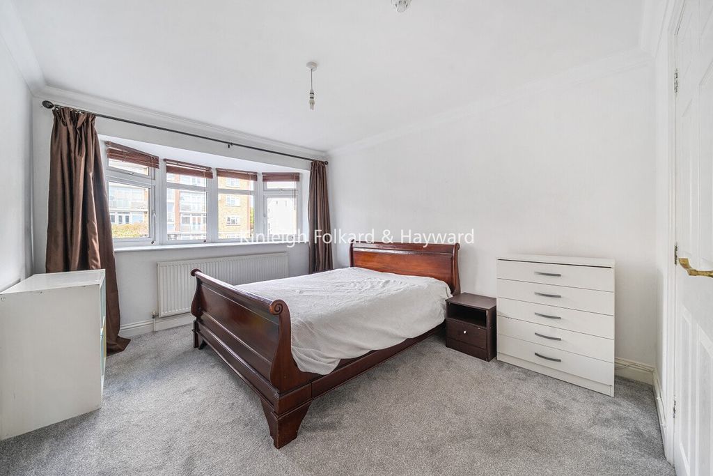 Property photo 3 of 18 Picture No. 06