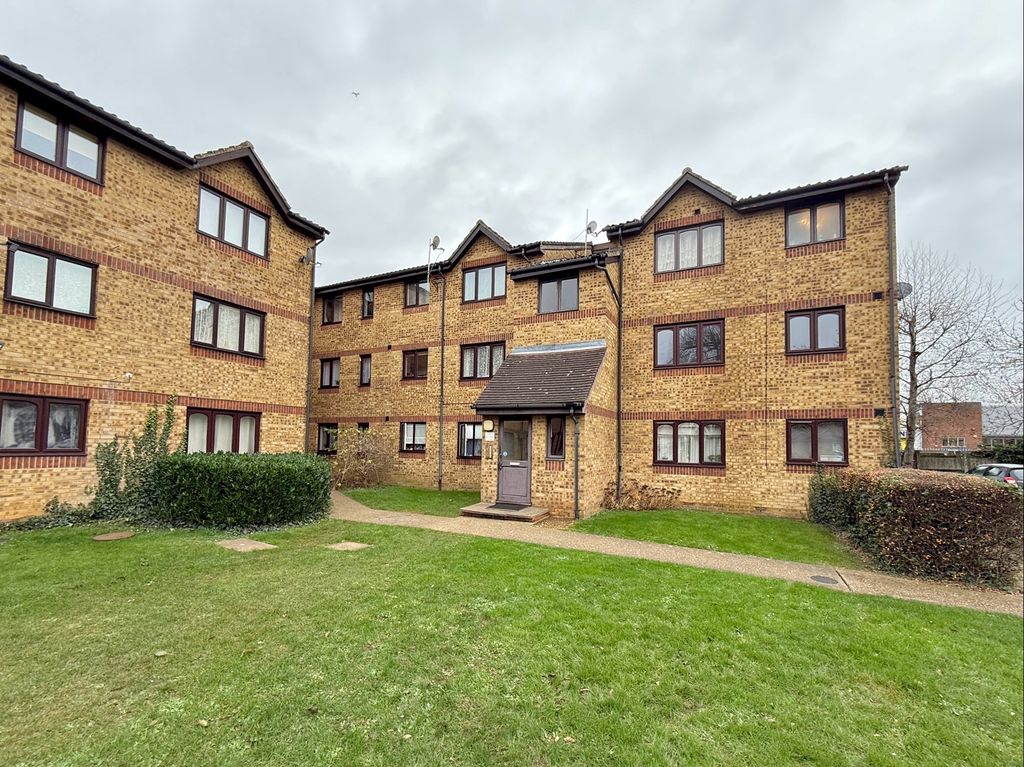 Property photo 1 of 7 External