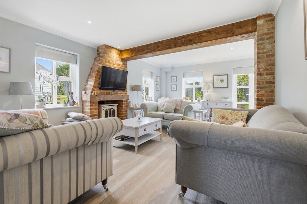 Property photo 2 of 27 Picture No. 26