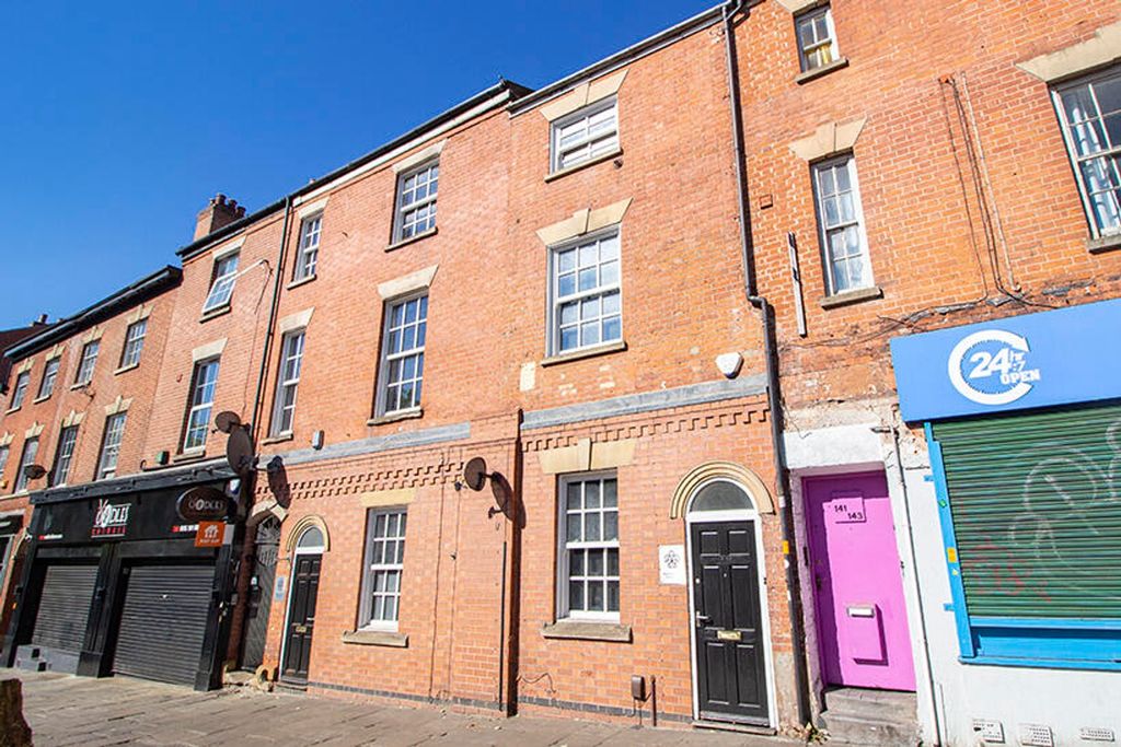 Property photo 1 of 5 A Charming View Of The Property's Facade, Showcasi...