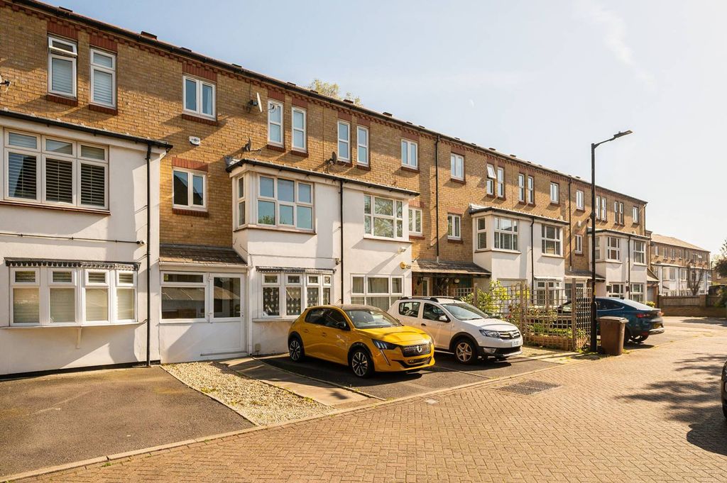 Property photo 3 of 3