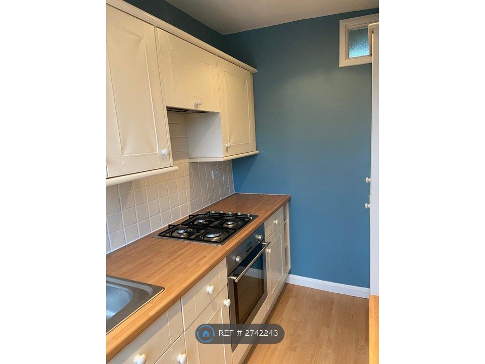 Property photo 3 of 14 Kitchen (Current)