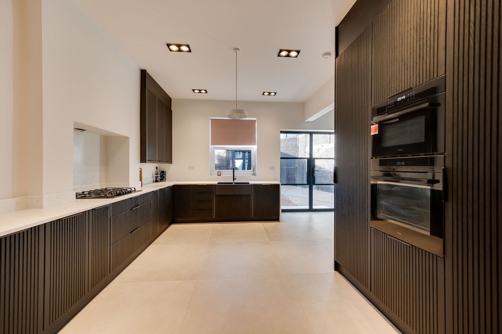 Property photo 2 of 49