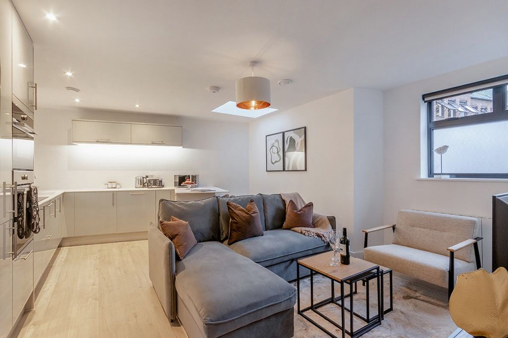 Property photo 1 of 19 Living Room