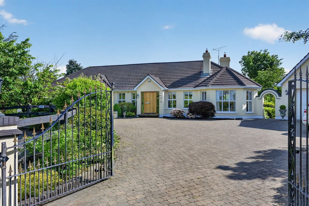 Property photo 1 of 60