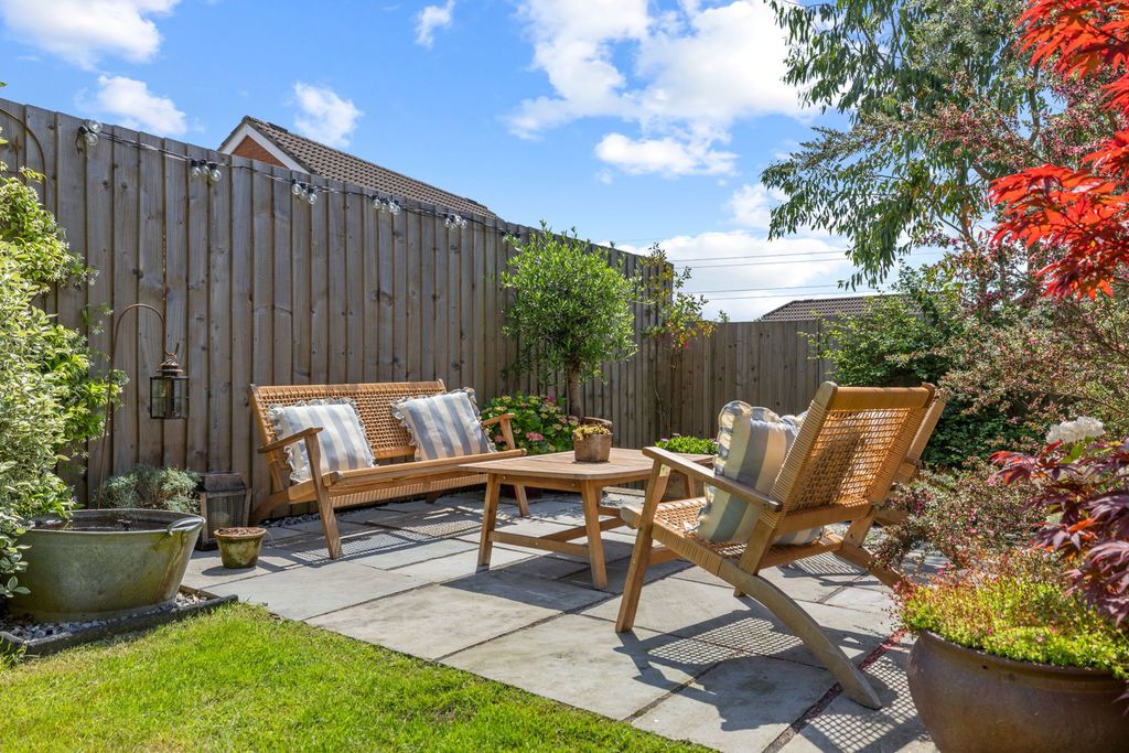 Property photo 3 of 33
