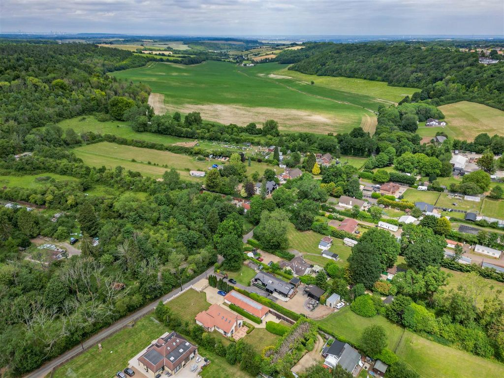 Property photo 2 of 33 Knatts Valley..Jpg