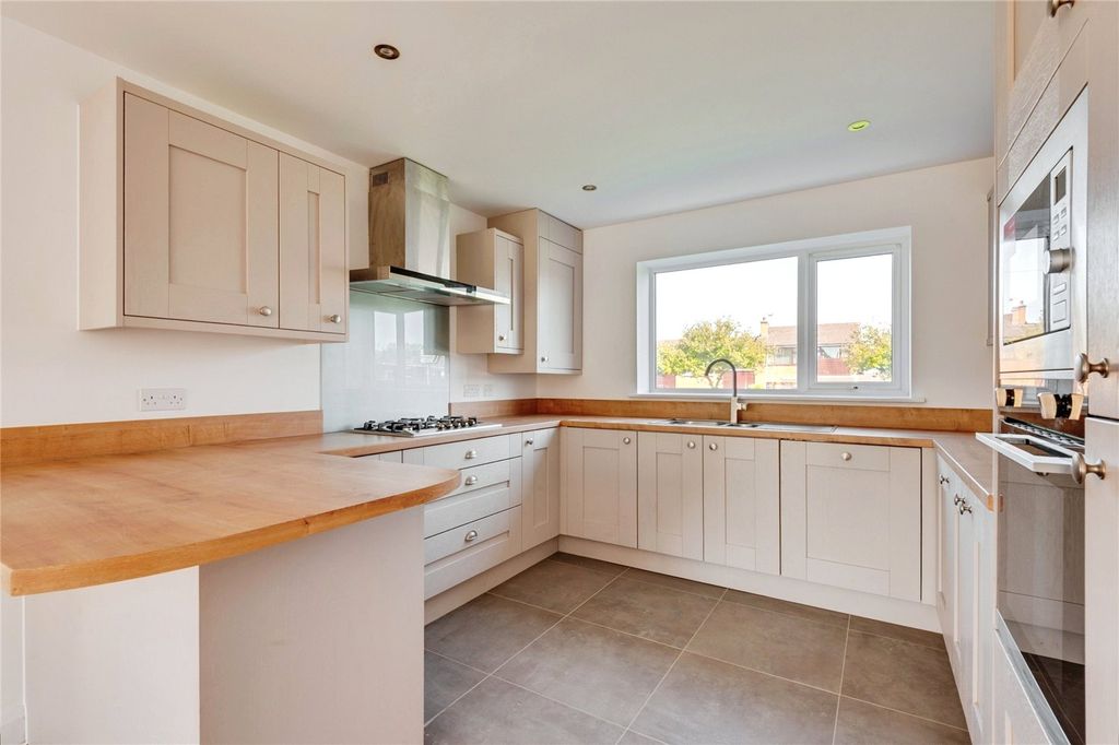 Property photo 2 of 25 Picture No. 06