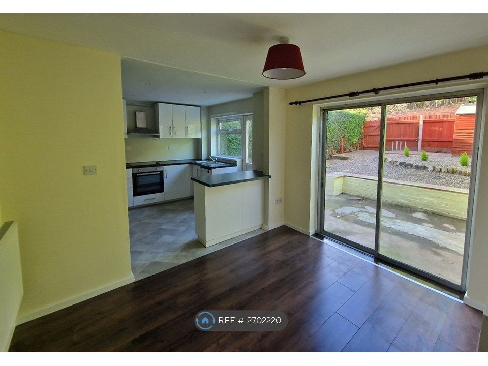 Property photo 3 of 10 Dinner