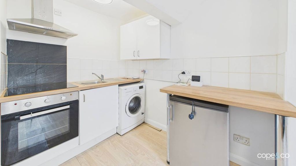Property photo 2 of 8 4006755