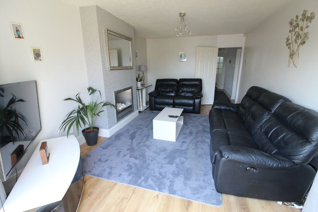 Property photo 3 of 12 Picture No. 01