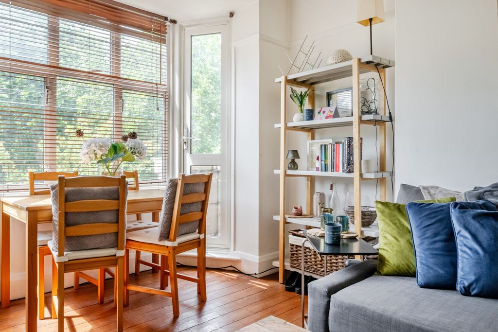 Property photo 1 of 17 1466582-11-6A0Dcb...