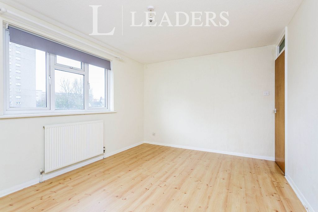 Property photo 3 of 11 53ba18Bb-6F4A-4337-8
