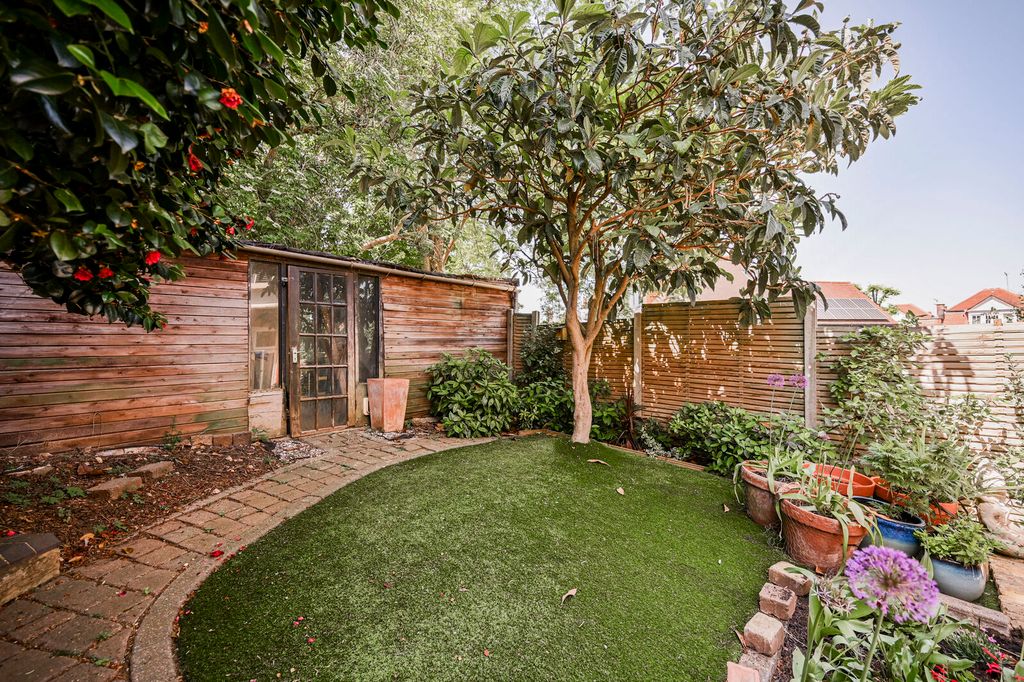 Property photo 1 of 11