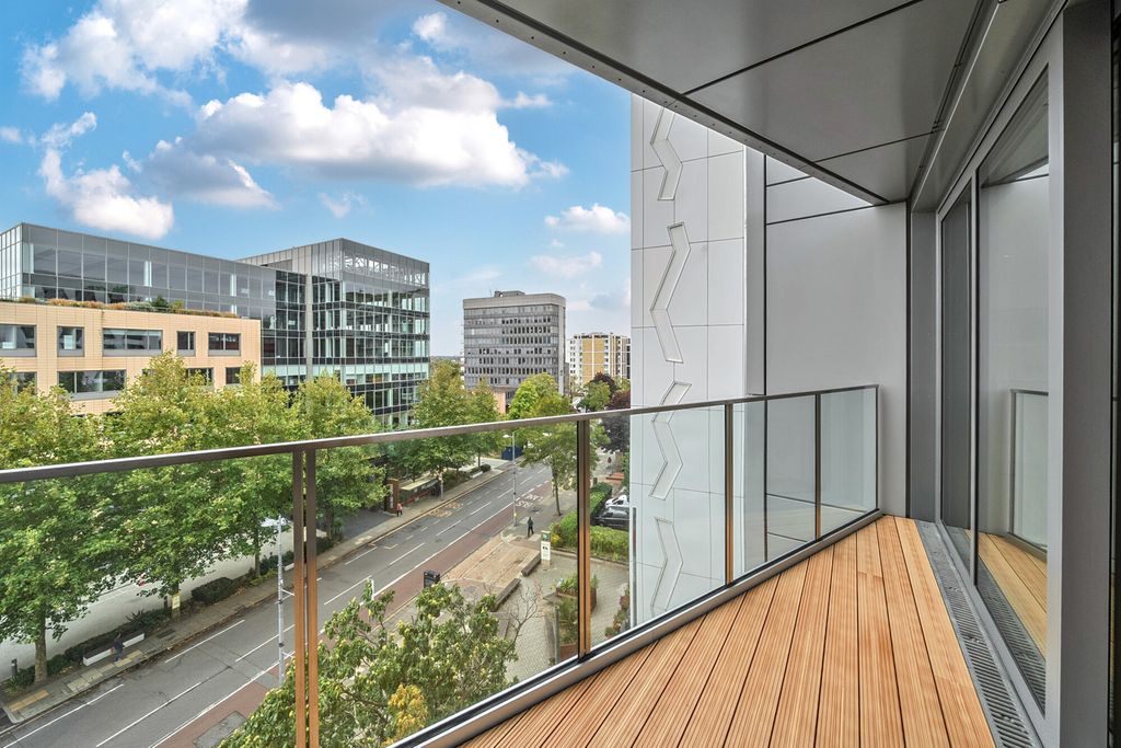 Property photo 3 of 13 1350472-1-68Caba2...