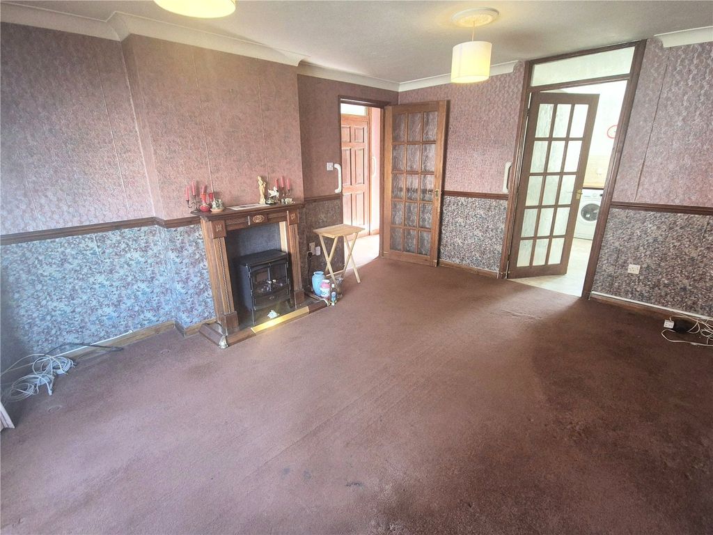 Property photo 3 of 6 Picture No. 15