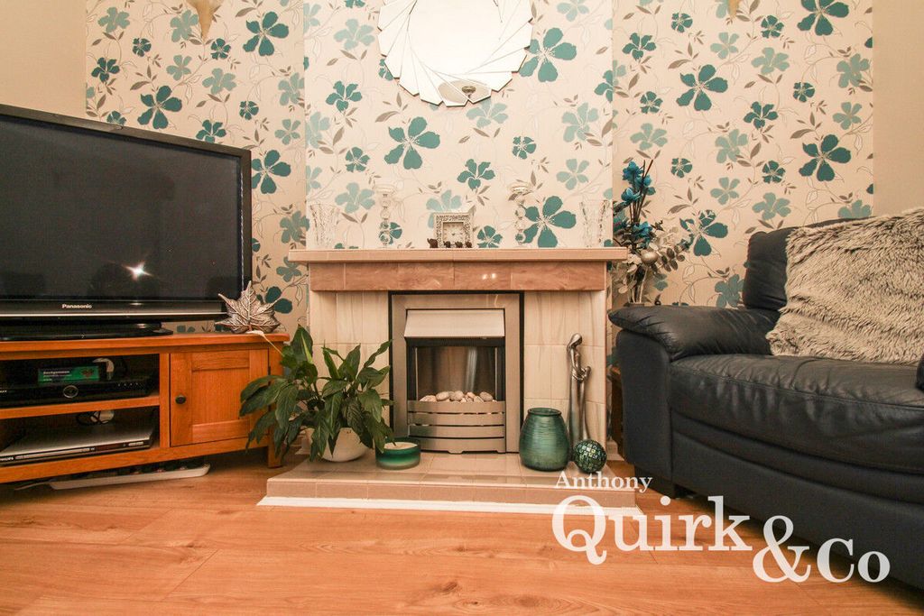 Property photo 2 of 21
