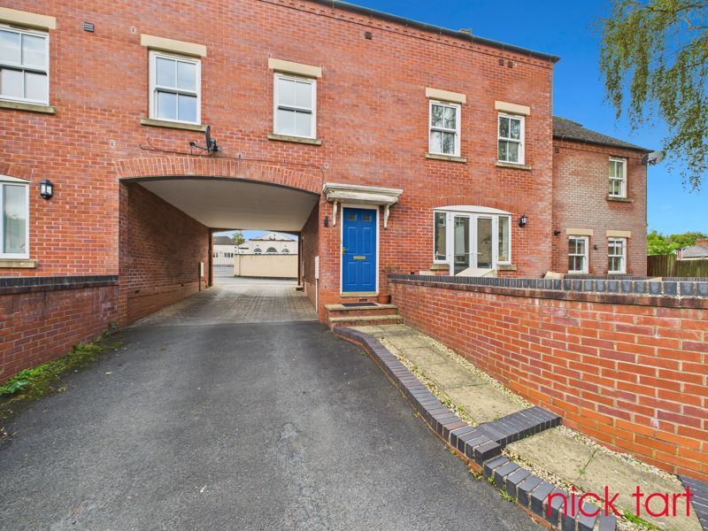 Property photo 1 of 10 Photo 11