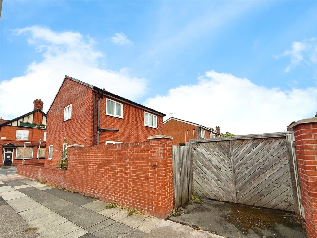 Property photo 2 of 18 Picture No. 16
