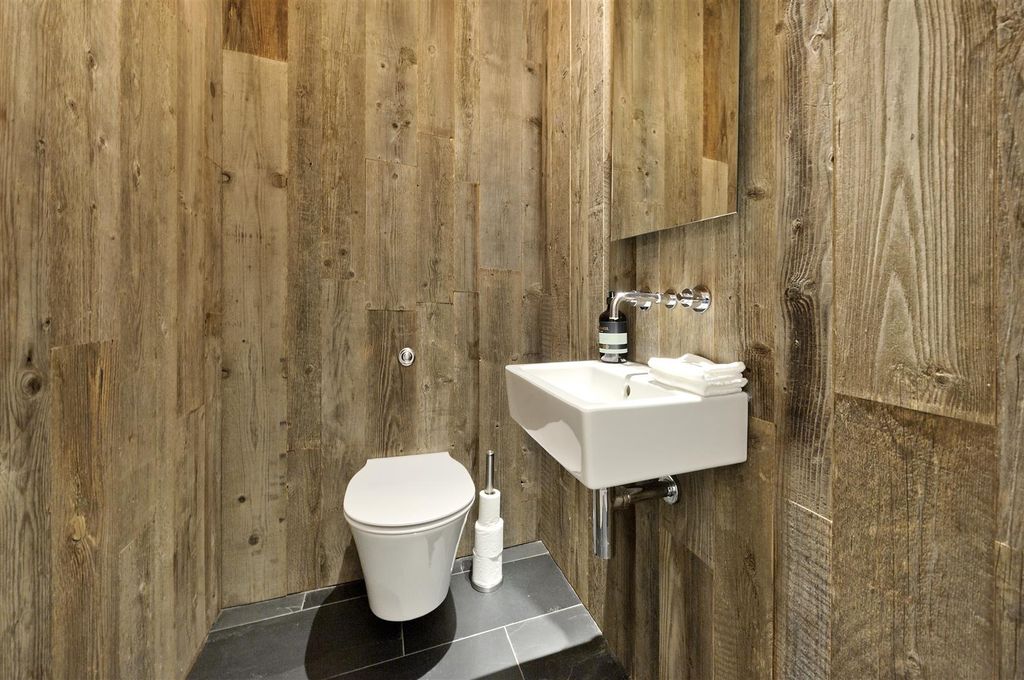 Property photo 3 of 5 Fff@83 Great Titchfield St-8443.Jpg
