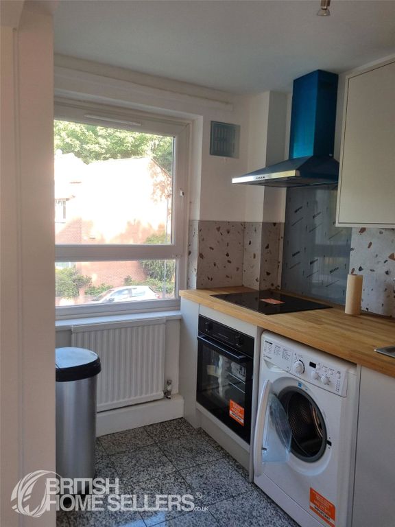 Property photo 2 of 14 Picture No. 04