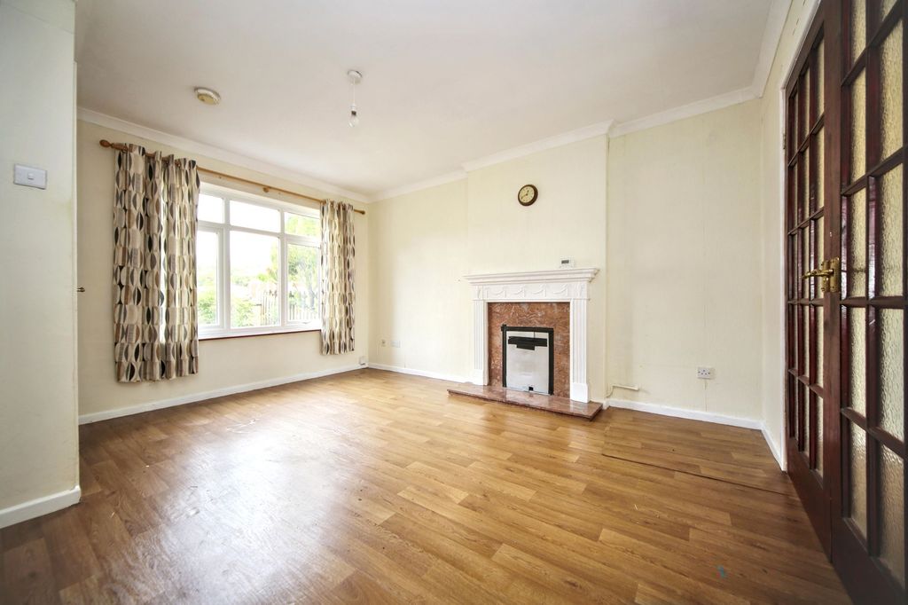 Property photo 2 of 22