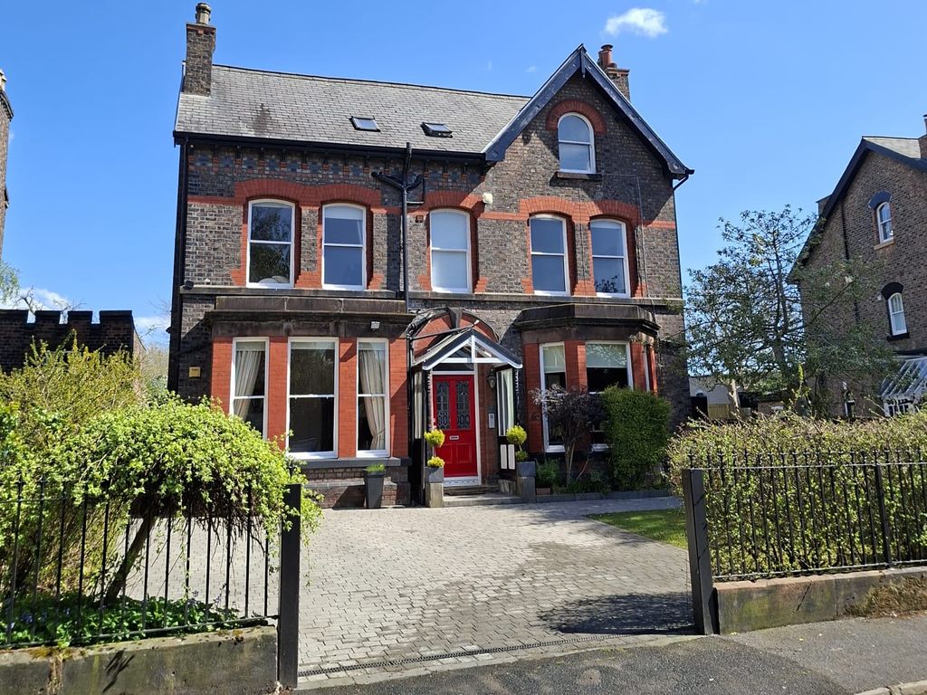 Property photo 1 of 9