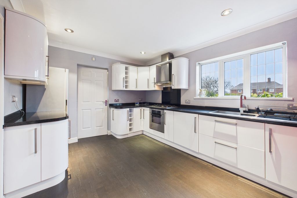 Property photo 3 of 26 Kitchen-Diner