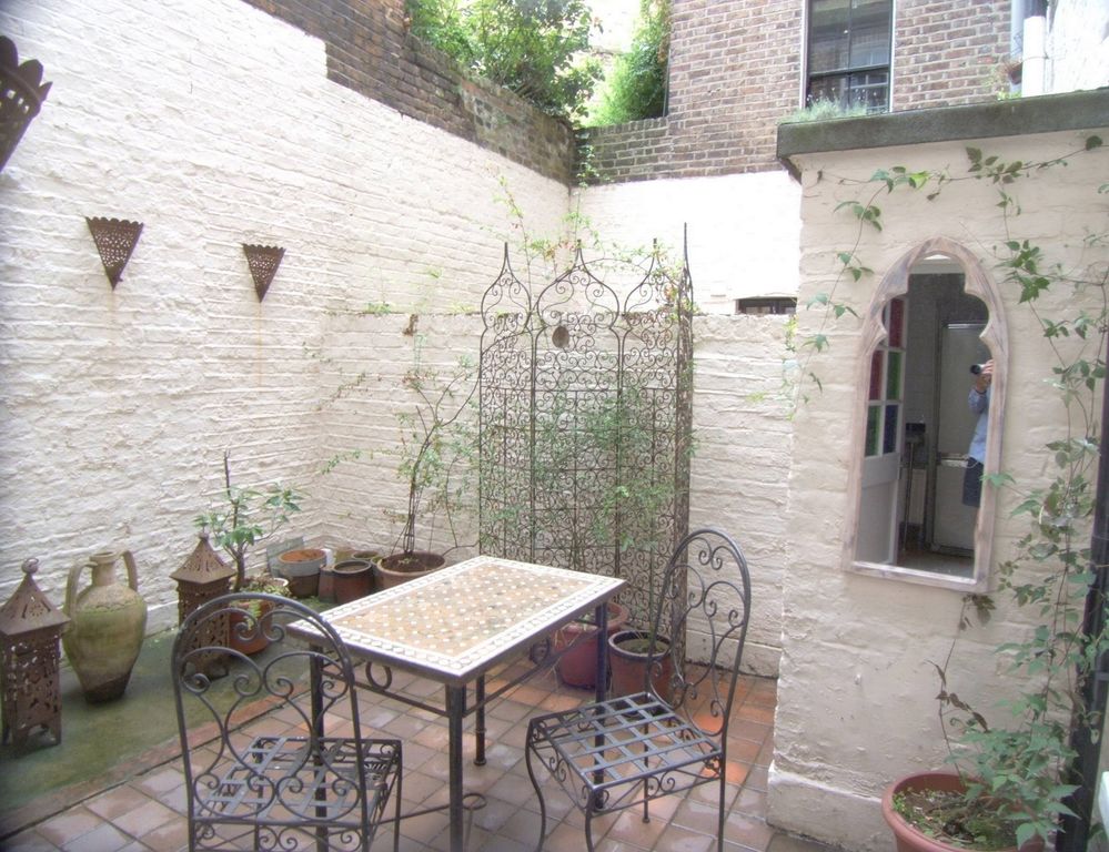 Property photo 3 of 8 Photo 8