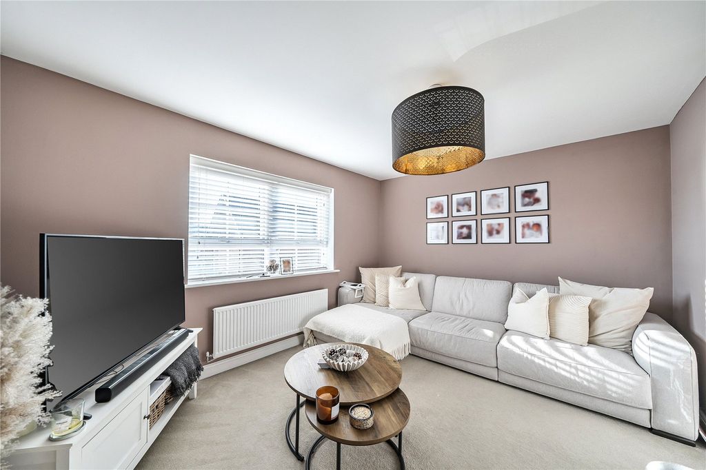 Property photo 2 of 28 Picture No. 13