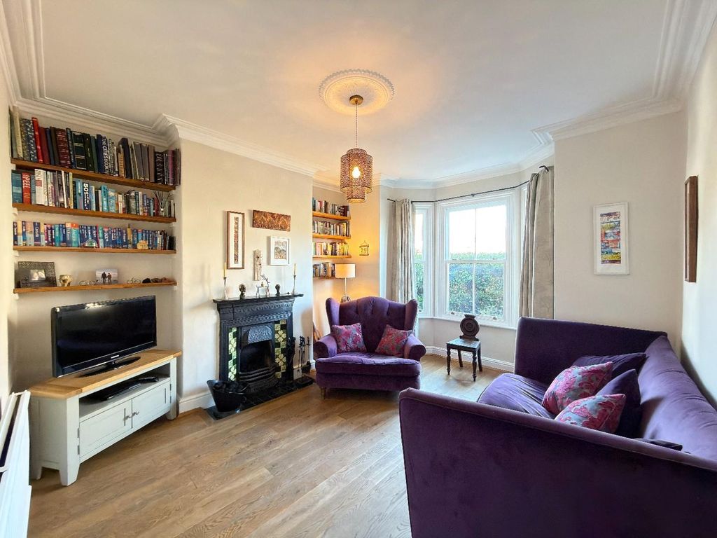 Property photo 2 of 30