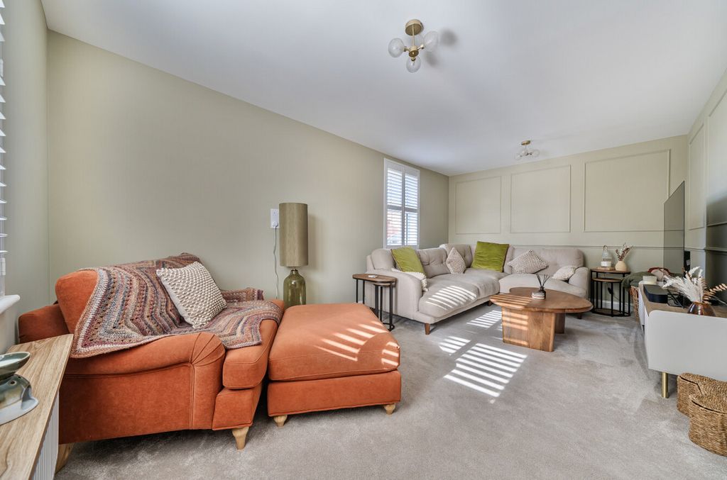 Property photo 2 of 24