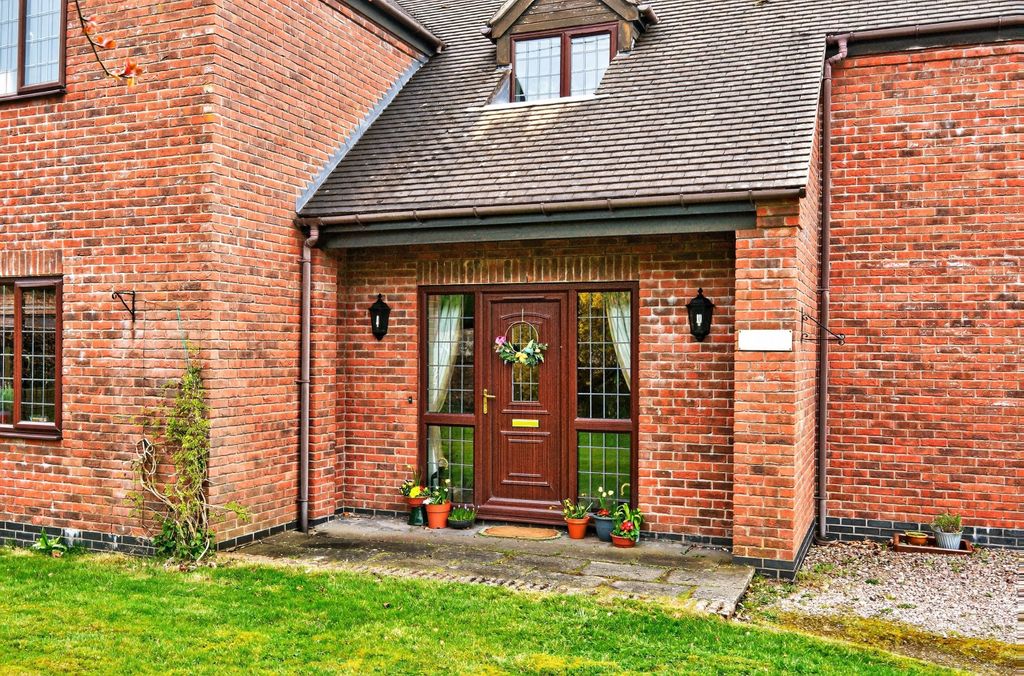 Property photo 2 of 26 1433013-6-69c6Ded955257