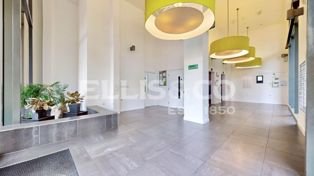 Property photo 2 of 20 Picture No. 16