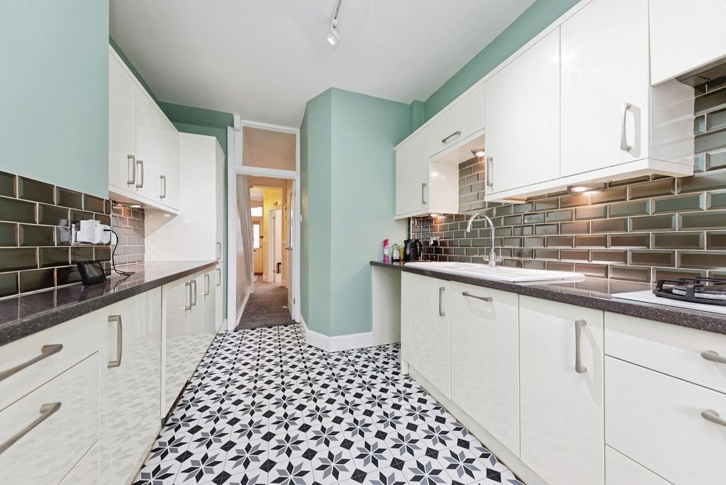 Property photo 3 of 17 Photo