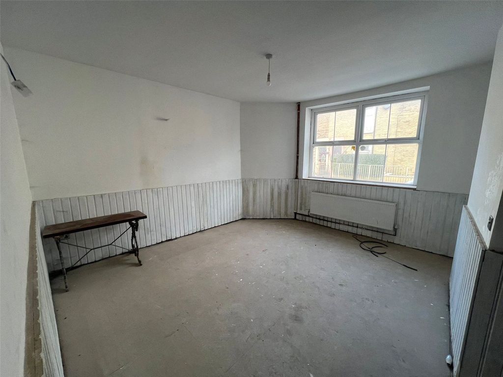 Property photo 2 of 28 Picture No. 67