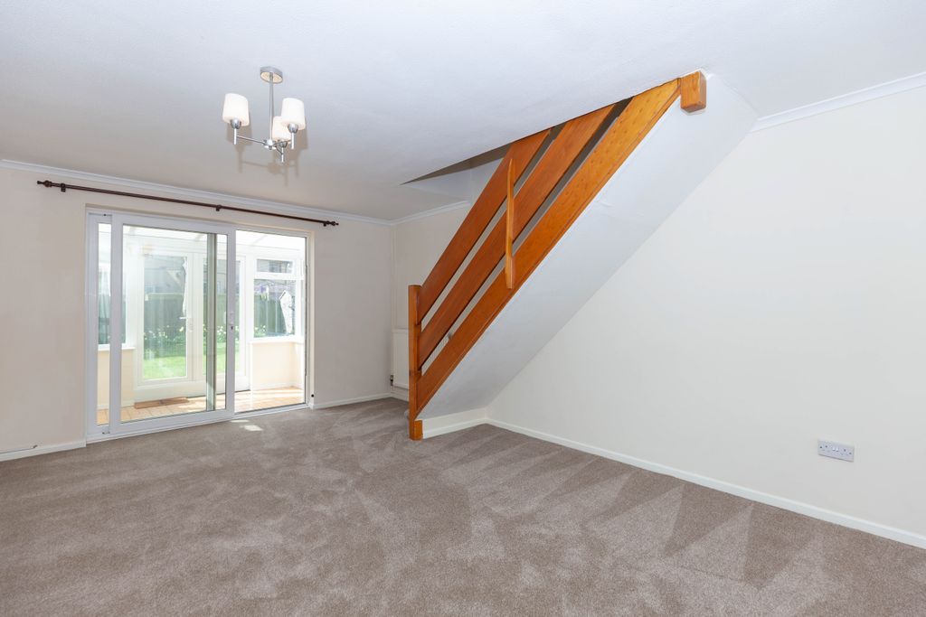 Property photo 2 of 10 Living Room