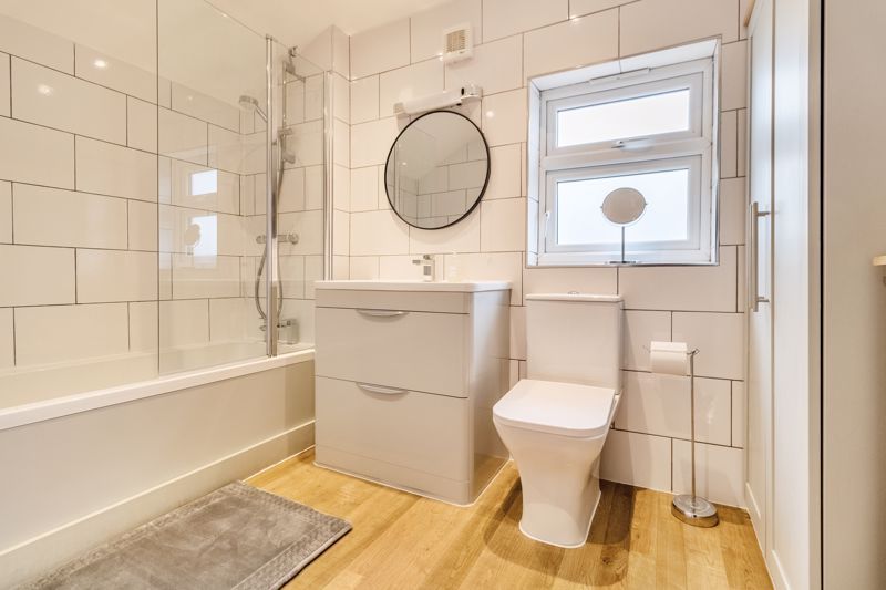 Property photo 3 of 16 Bathroom