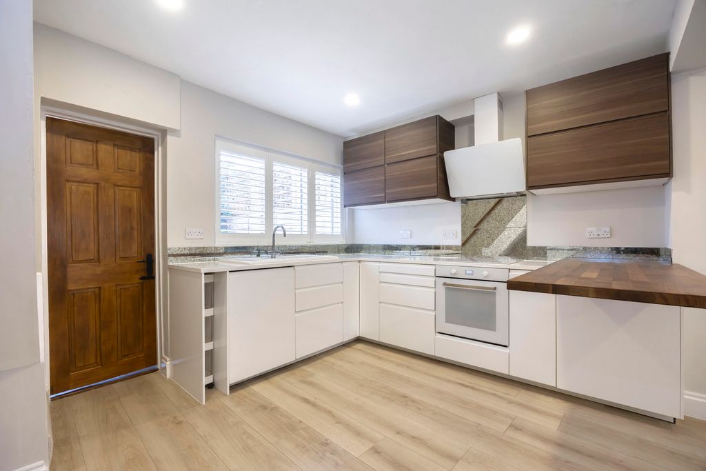 Property photo 1 of 13 Prospect Terrace-09