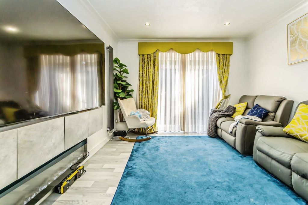 Property photo 3 of 13 Reception Room