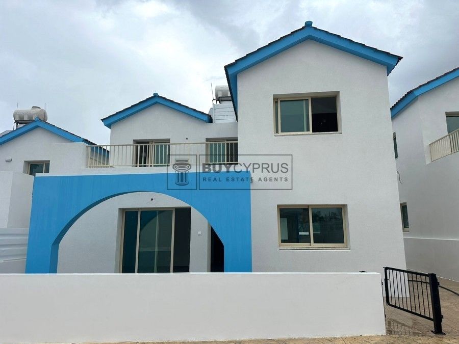 Property photo 1 of 32