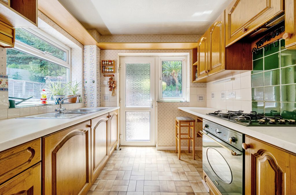 Property photo 3 of 22 Kitchen