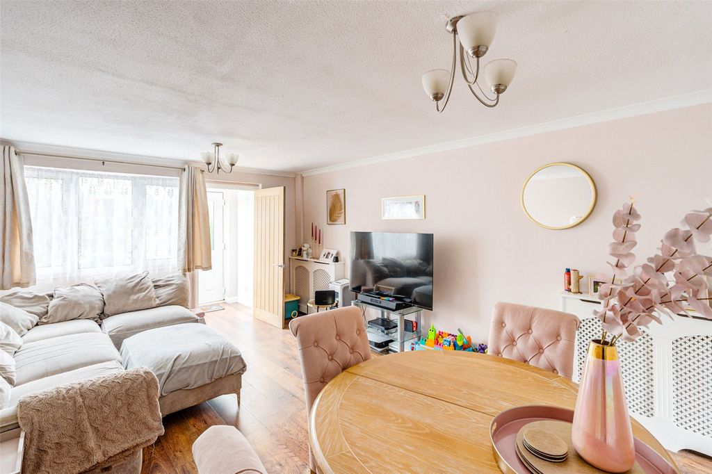 Property photo 3 of 16 Picture No. 10