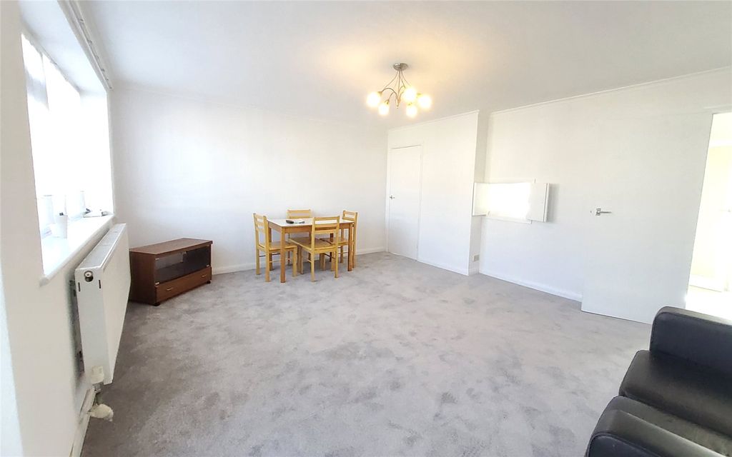 Property photo 2 of 11 Picture No. 15