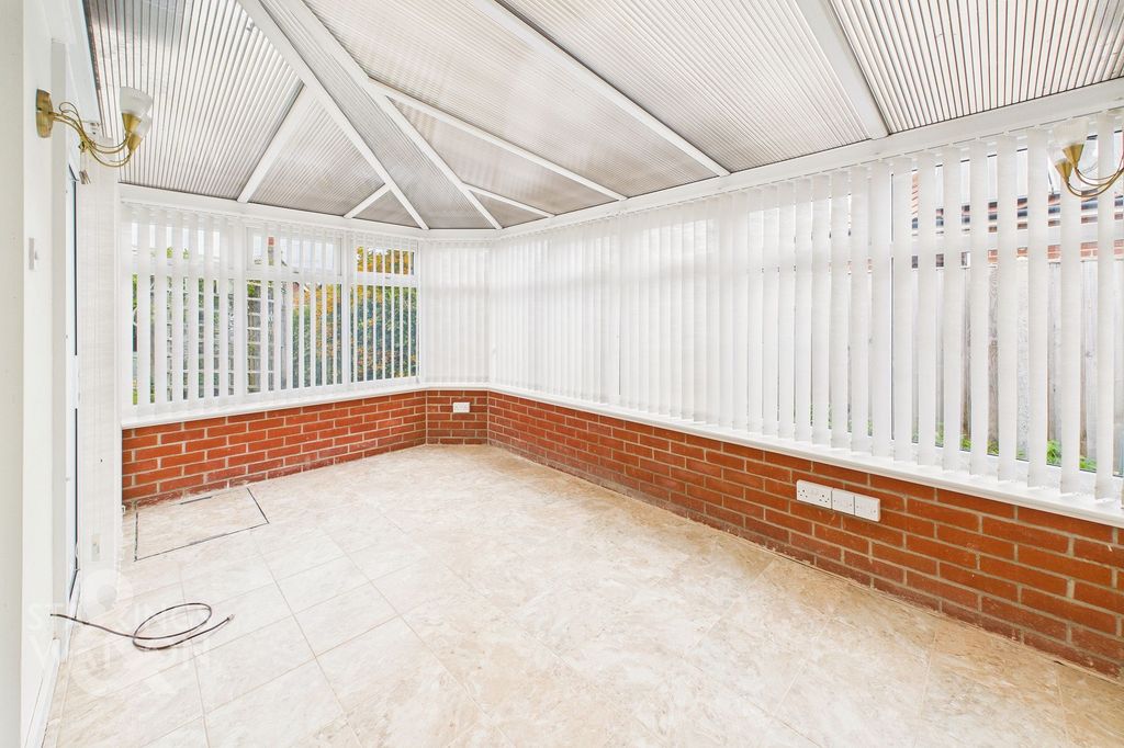 Property photo 3 of 27